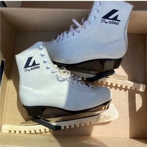 Pro Aoro White Ice Skates